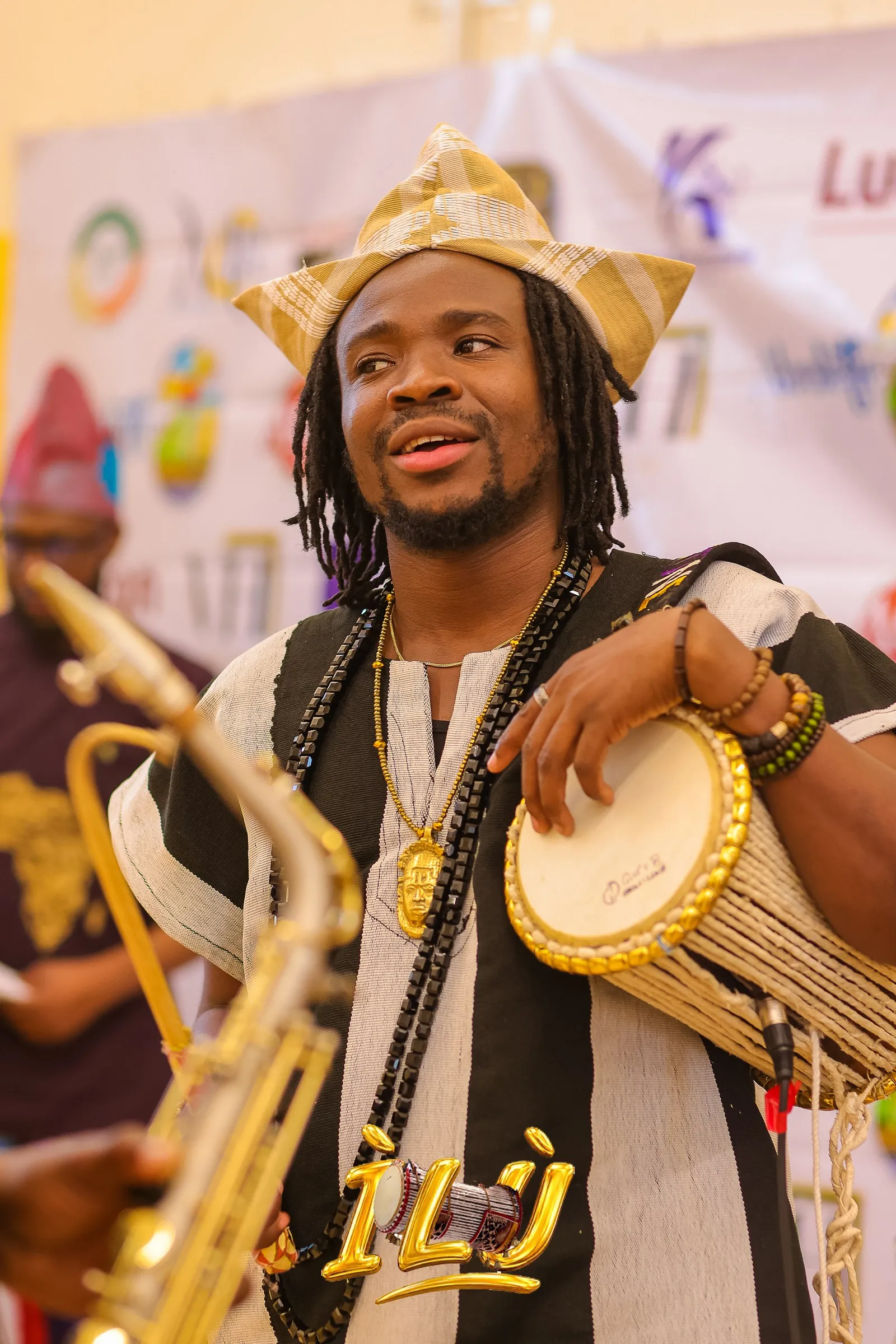 Drum and saxophone